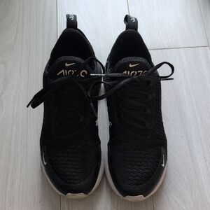 Nike Air Max 270 Sneakers